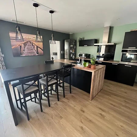 Maison Moderne Avec Piscine, Pres De Et Foret 펜션 *